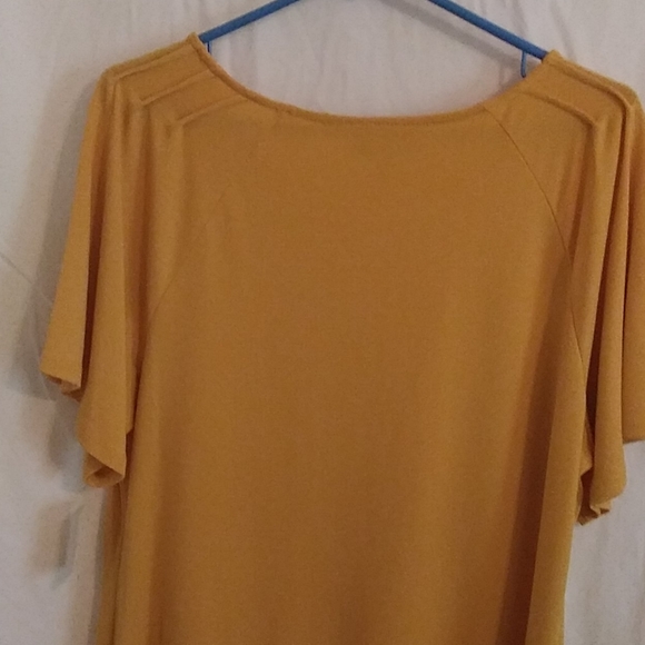 Top - Picture 2 of 2